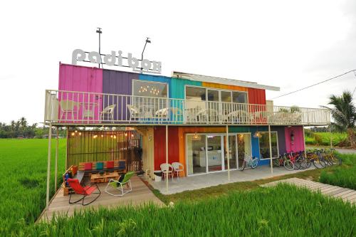 Sekinchan - Padi Box Home & Cafe