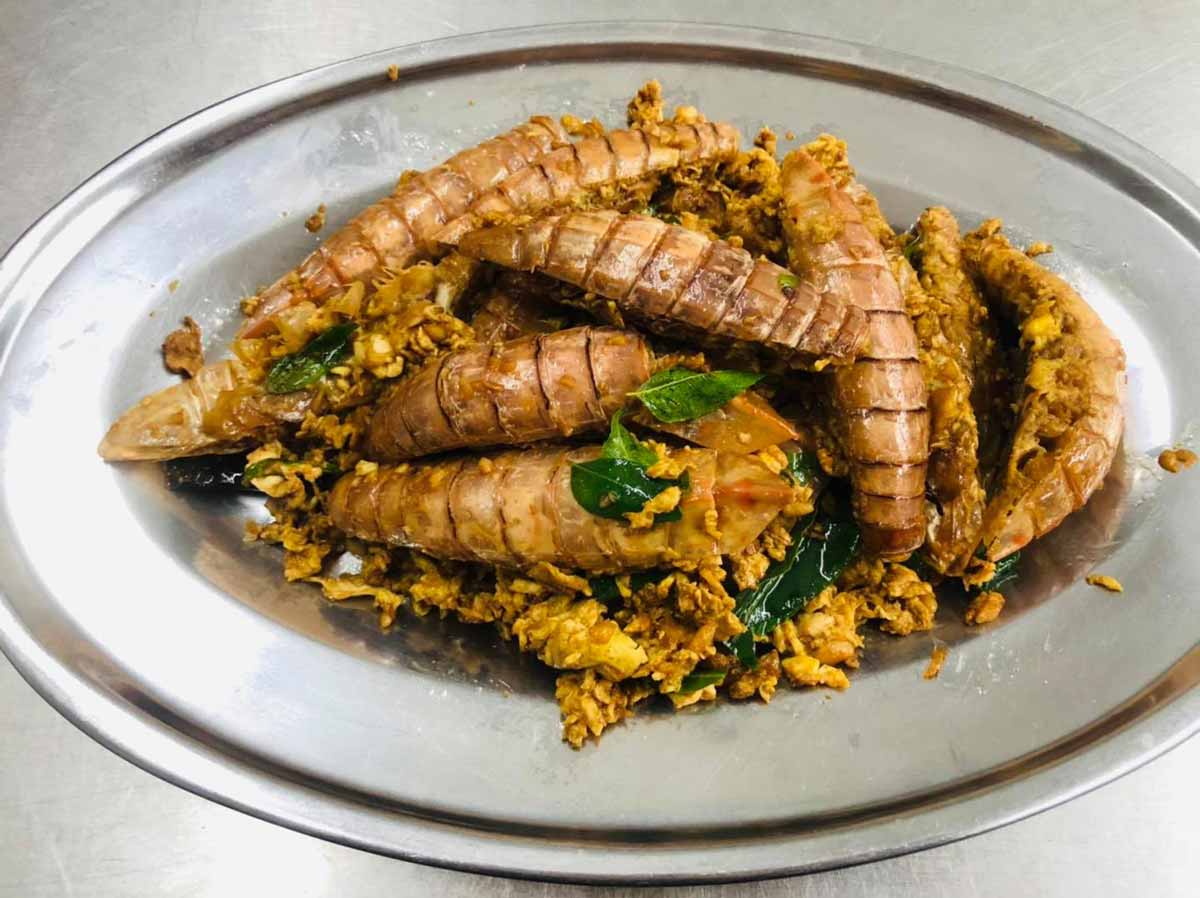 Xiang Cun Seafood Restaurant : Fried Mantis Shrimp (虾蛄)